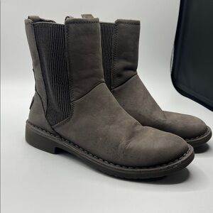Ugg Lara Chelsea Ankle Boots in Grey Size Women's 6